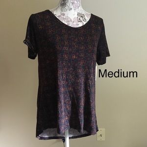 Medium LuLaRoe Classic T